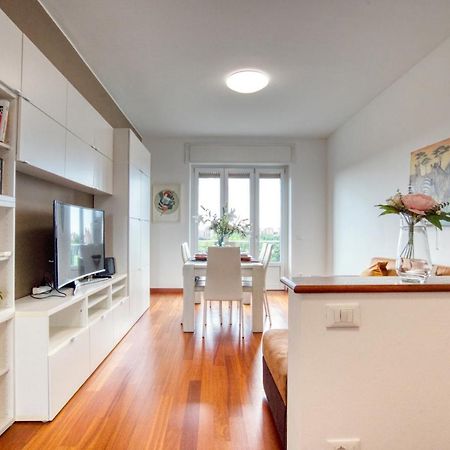 Caseospitali - Casa Park View, Ampio Trilocale Per Famiglie Sul Parco Milan Bagian luar foto