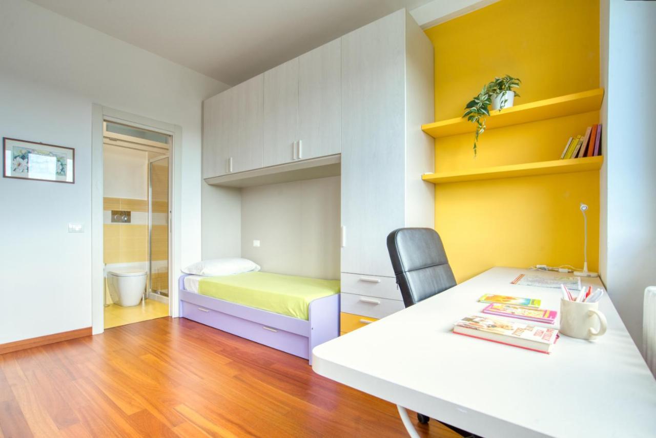 Caseospitali - Casa Park View, Ampio Trilocale Per Famiglie Sul Parco Milan Bagian luar foto