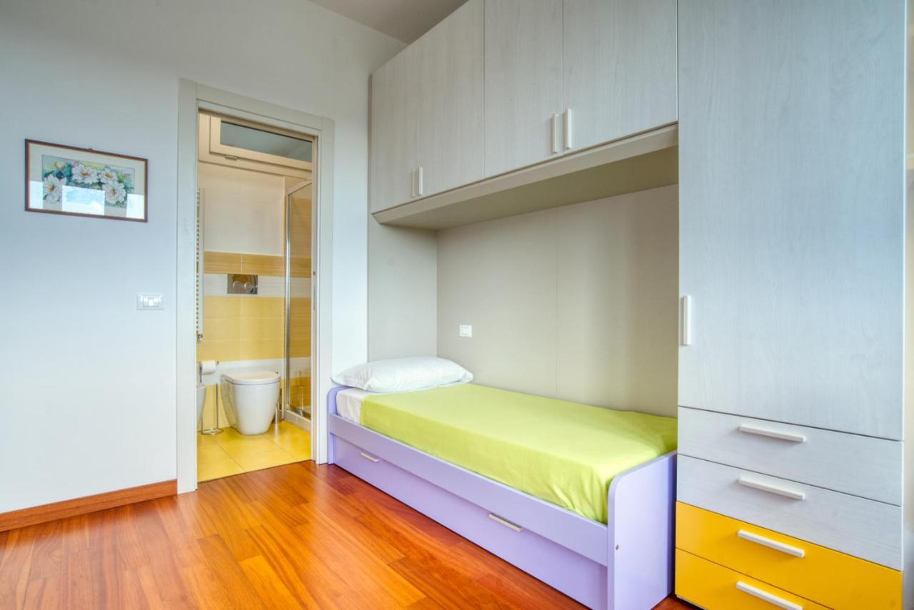 Caseospitali - Casa Park View, Ampio Trilocale Per Famiglie Sul Parco Milan Bagian luar foto