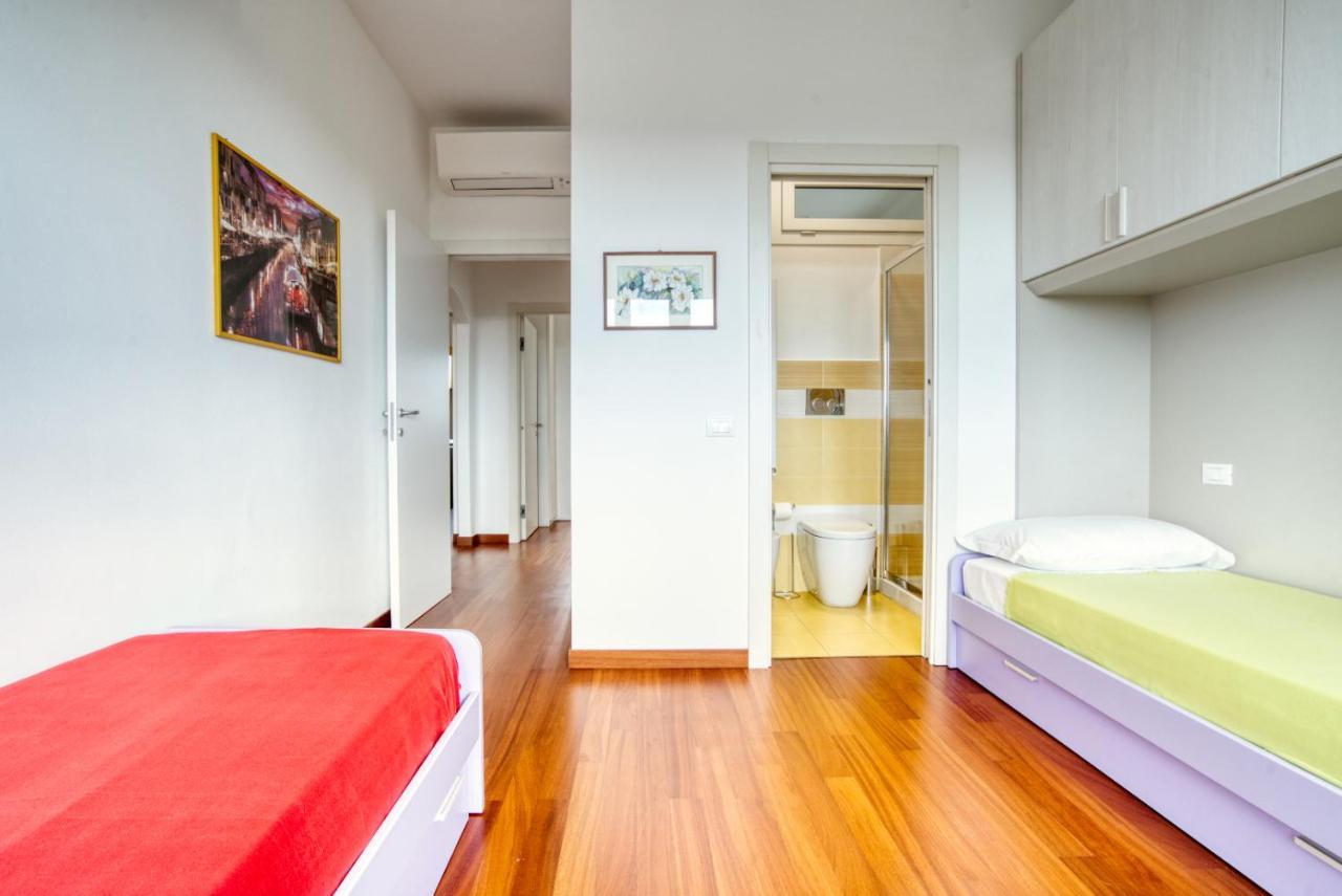 Caseospitali - Casa Park View, Ampio Trilocale Per Famiglie Sul Parco Milan Bagian luar foto