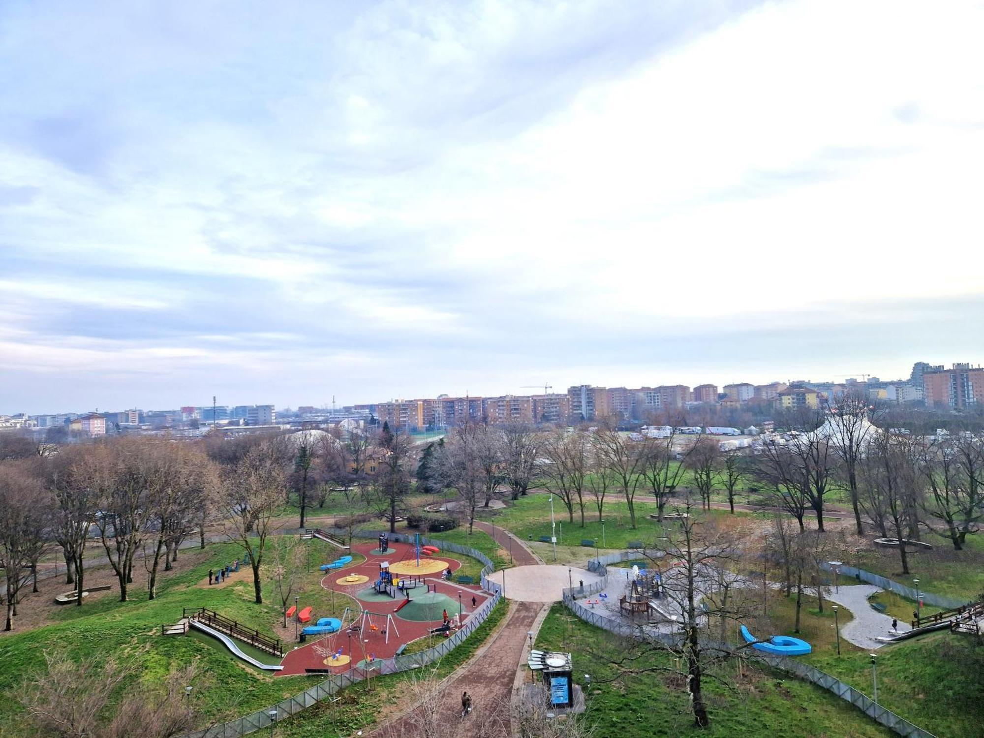 Caseospitali - Casa Park View, Ampio Trilocale Per Famiglie Sul Parco Milan Bagian luar foto